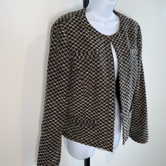 Vintage Black & Cream Printed Collarless Lape-less Blazer Jacket by Dana Buchman - Picture 5 of 7
